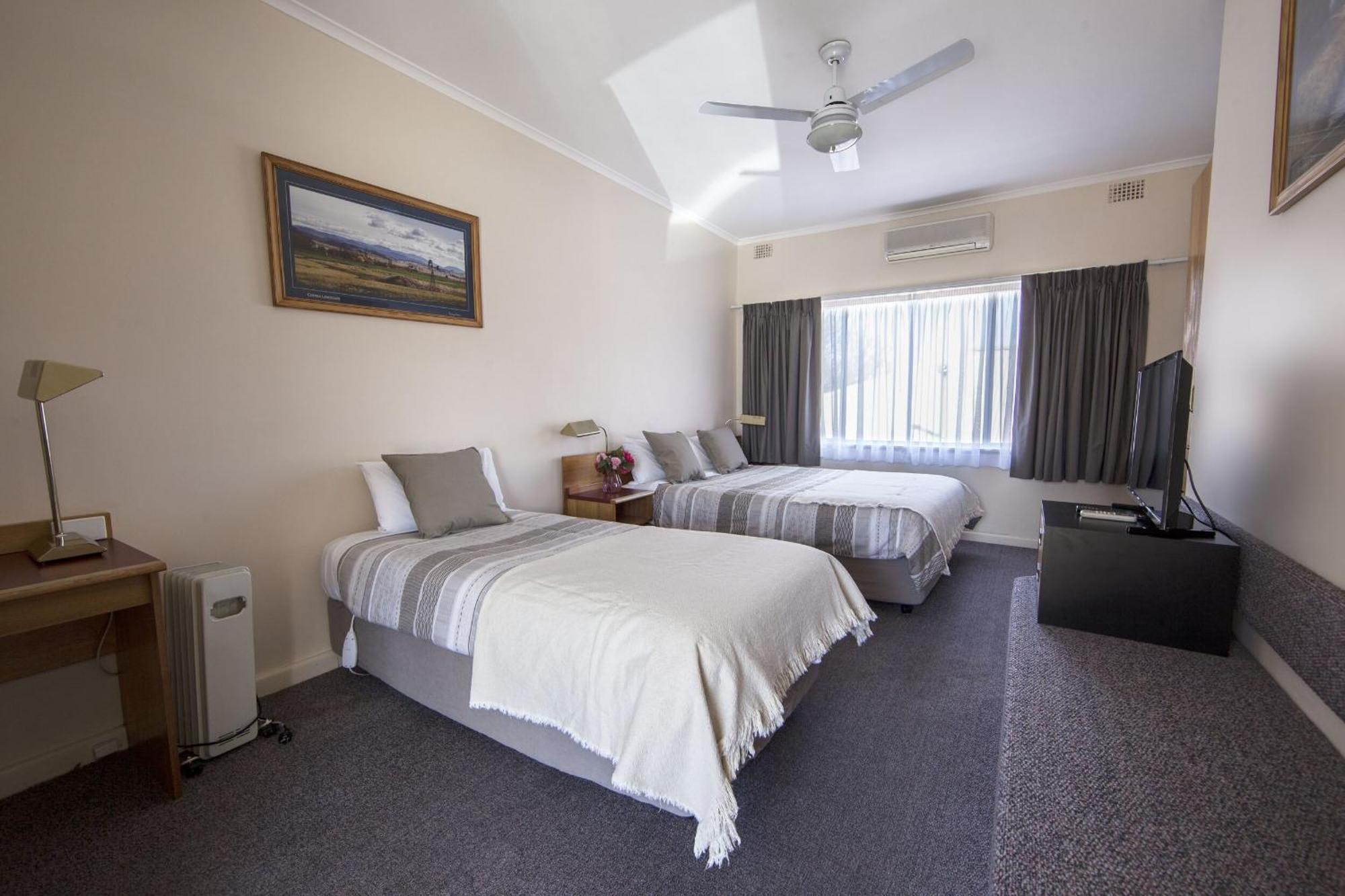Redhill Cooma Motor Inn Exteriér fotografie