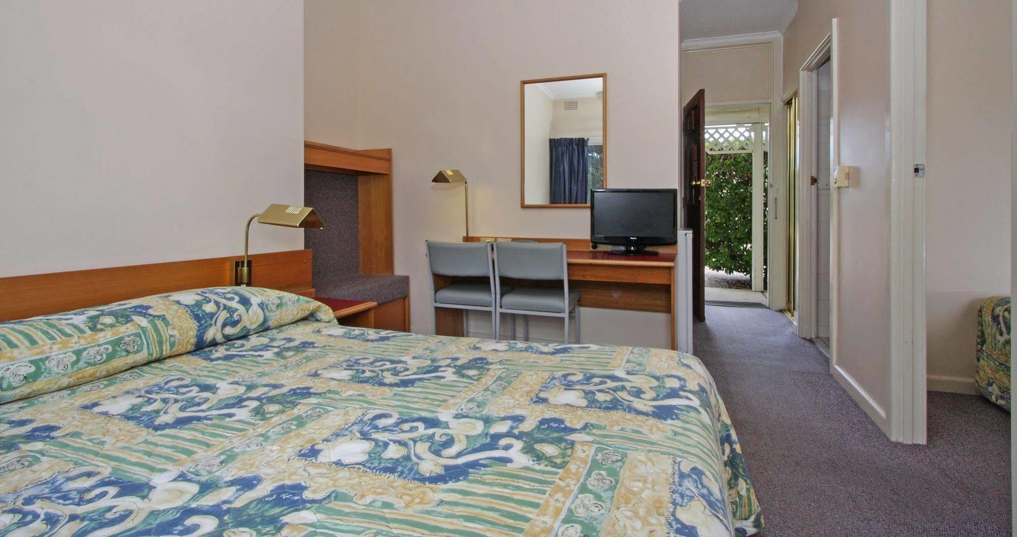 Redhill Cooma Motor Inn Exteriér fotografie